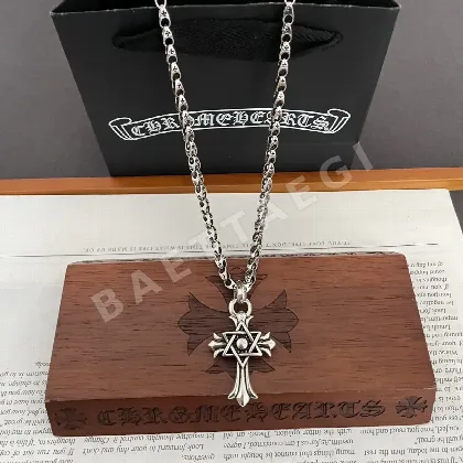 크롬하츠 빈티지 십자가 원형 목걸이 126709