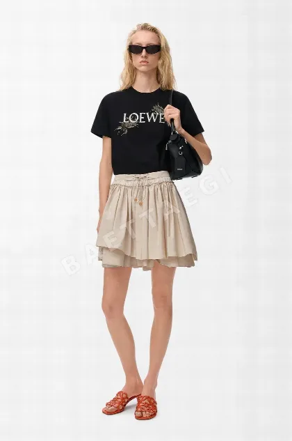 로에베 여성 자수 반팔 티셔츠 97688