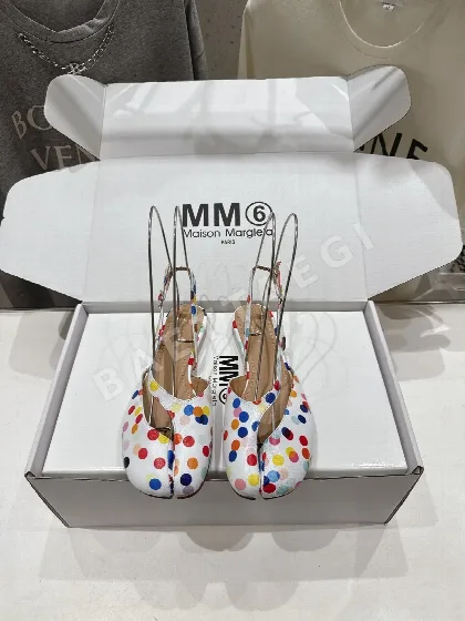 마르지엘라 스플릿 토 하이힐 샌들 104836