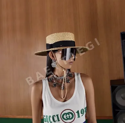 구찌 플랫 탑 린넨 밀짚 모자 120074