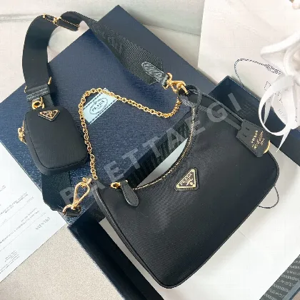 프라다 골드 버클 호보백 1BH204