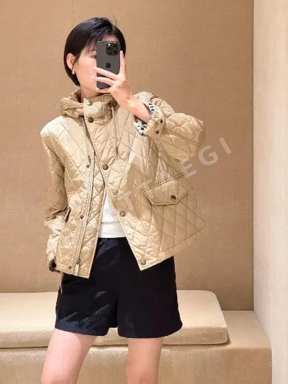 버버리 다이아몬드 퀼팅 후드 코튼 여성 자켓