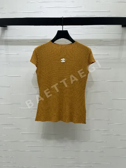 샤넬 더블 C 자수 슬림핏 니트 반팔 탑 103645