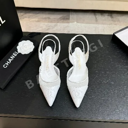 샤넬 더블 C 로고 키튼 힐 오픈 백 샌들 98433
