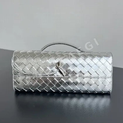 보테가베네타 인트레치오 램스킨 클러치백 741511 6256