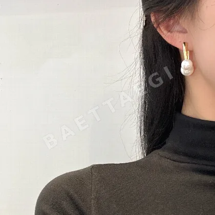 미우미우 귀걸이 61046