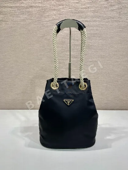 프라다 리나일론 버킷백 1BE082 67778