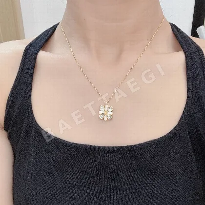 루이비통 골드 스와로브스키 크리스탈 목걸이 64094