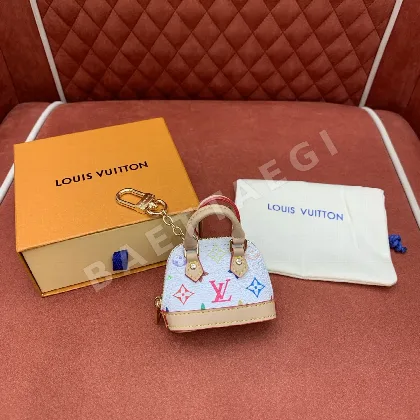 루이비통 흰색 삼색 아몬드 키링 M02458