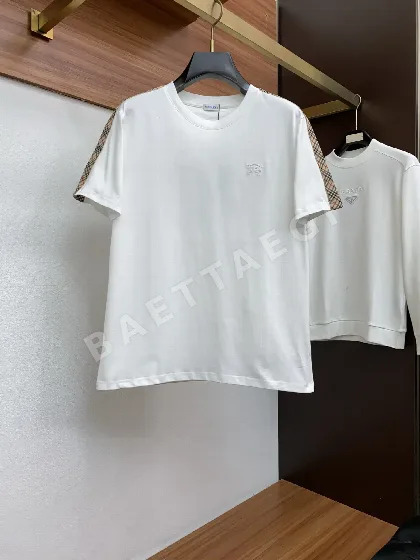 버버리 자수 크루넥 반팔 티셔츠 남성