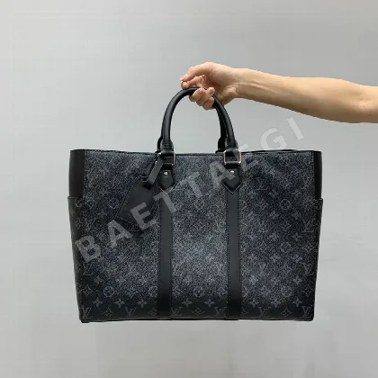 루이비통 24K 토트백 M46451