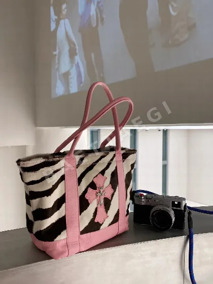 크롬하츠 핑크 제브라 헤어 크로스 토트백 117156