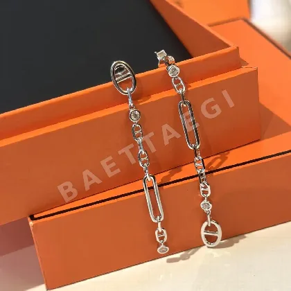 에르메스 피그노즈 비대칭 태슬 귀걸이 69945