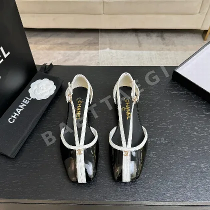 샤넬 26P 더블 C 장식 오픈토 스트랩 샌들 98461