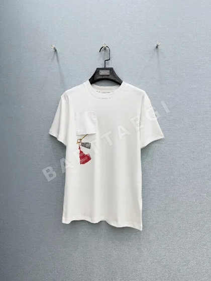 루이비통 여성 반팔 97134