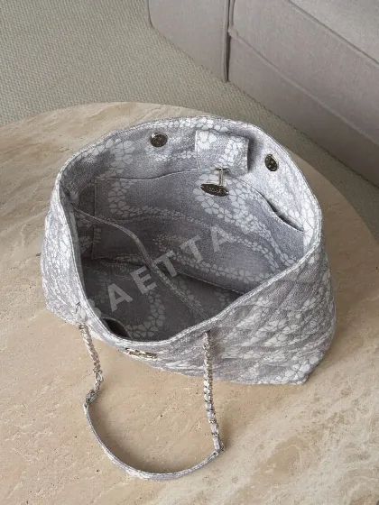 샤넬 비치 쇼핑백 회색 가방 33458