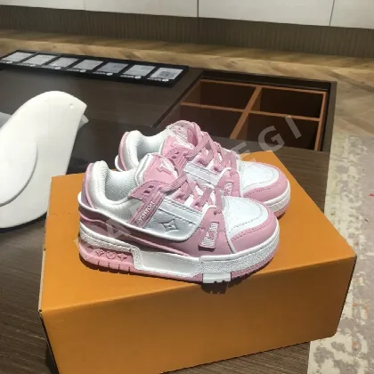 루이비통 스니커즈 181324