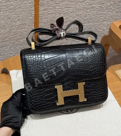 에르메스 콘스탄스 앨리게이터 가죽 지갑 192458