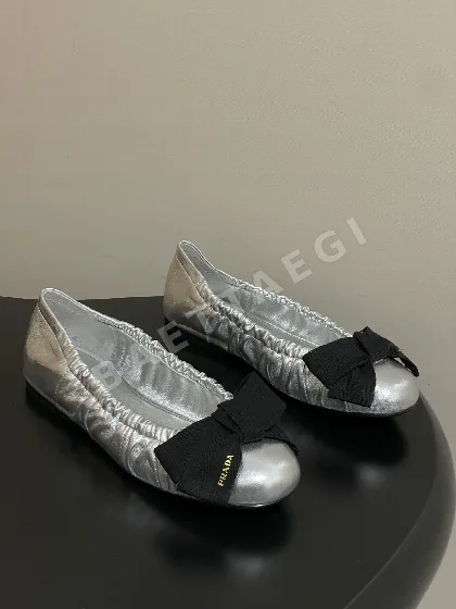 프라다 신발 8235