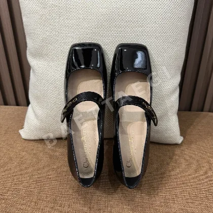 디올 롤리타 여성 블랙 페이턴트 가죽 메리제인 힐