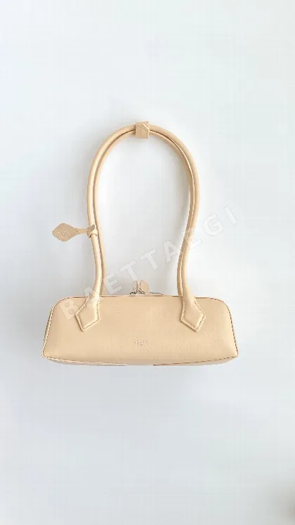 알라이아 누드 컬러 소시지 가방 125304