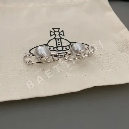 비비안웨스트우드 토성 디자인 큐빅 귀걸이 65112