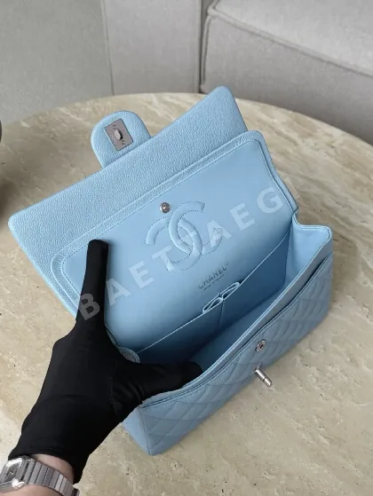 샤넬 라이트 블루 캐비어 가방 33052