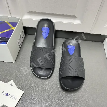 버버리 체크 샌들 113411