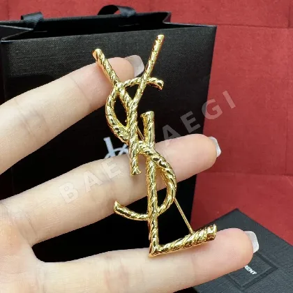 생로랑 리브 디자인 브로치 178232