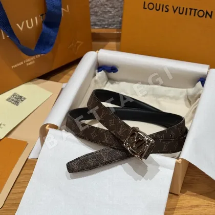루이비통 여성용 반전 가죽 모노그램 벨트 172786