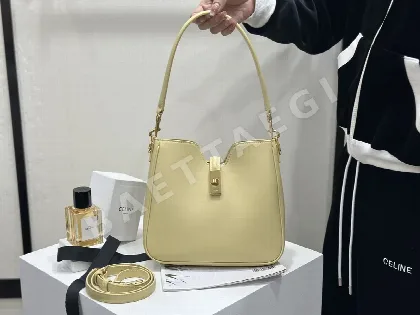 셀린느 까미유 16 스몰 스무스 카프스킨 핸드백 86124
