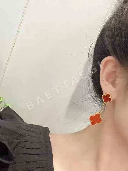 반클리프앤아펠 클로버 더블 플라워 레드 아게이트 귀걸이 63780
