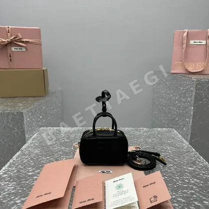 미우미우 가방 68333