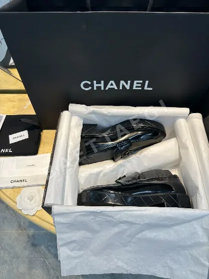 샤넬 24K 블랙 하트 플랫폼 로퍼 3373