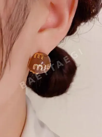 미우미우 이니셜 황동 귀걸이 60994