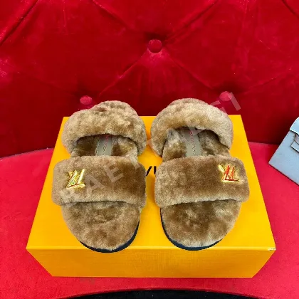 루이비통 양모 슬리퍼 3779