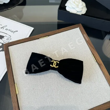 샤넬 헤어 클립 183662