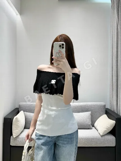 샤넬 오프숄더 프릴 반팔 니트 스웨터 103795