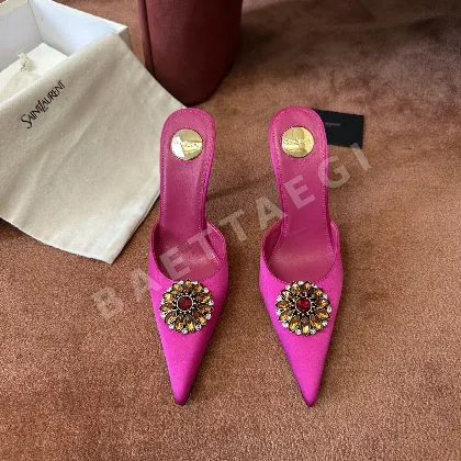 생로랑 핑크 뾰족 앞코 보석 장식 힐 샌들 뮬