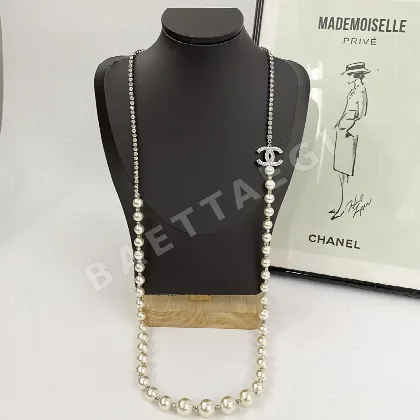 샤넬 진주 크리스탈 더블 C 목걸이 69010