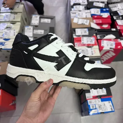 오프화이트 블랙 화이트 202312 Off White