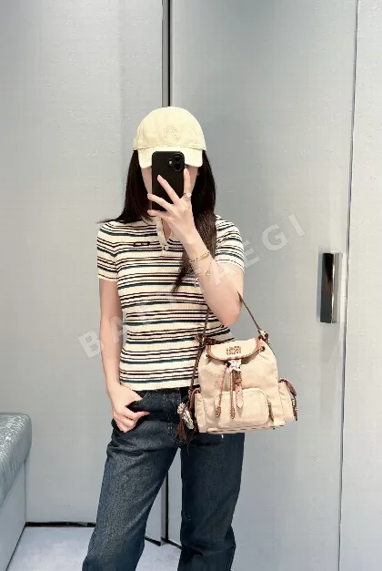 미우미우 스트라이프 패치워크 반팔 티셔츠 52805