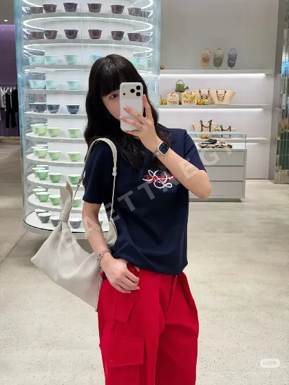 로에베 네이비 자수 코튼 반팔 티셔츠 143124