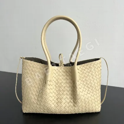 보테가베네타 피나코테카 미디엄 토트백 141589