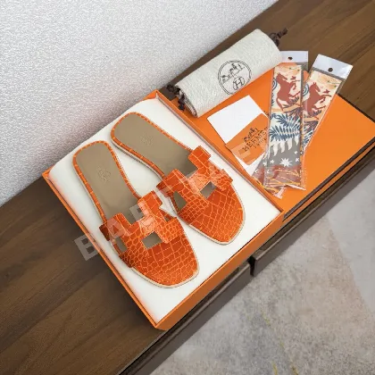 에르메스 오란 샌들 104867