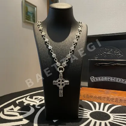 크롬하츠 클래식 레트로 호스슈 크로스 목걸이 126299