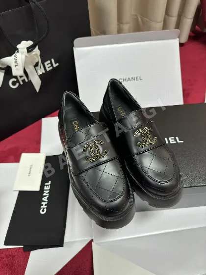 샤넬 24B 더블 C 가죽 로퍼 93833