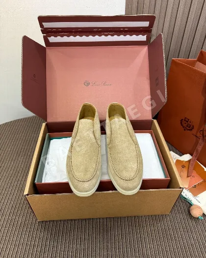 로로피아나 로퍼 크림 화이트 스웨이드 하이탑 디자인 187439