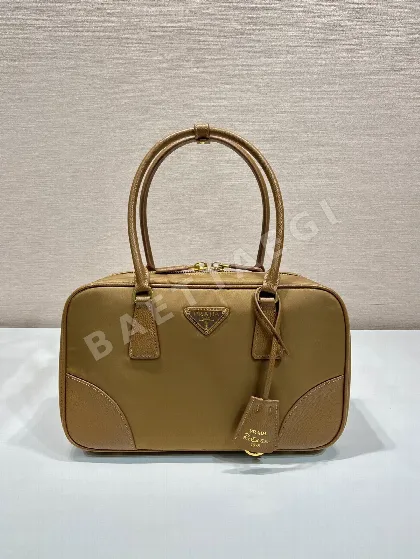 프라다 리사이클 나일론 더블 핸들 미디엄 가방 1BB115