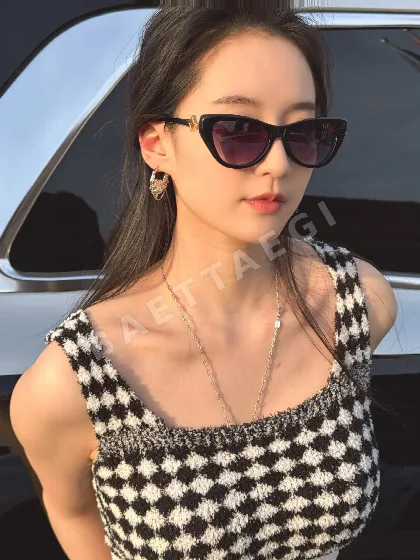 펜디 FE40149 F 선글라스 F